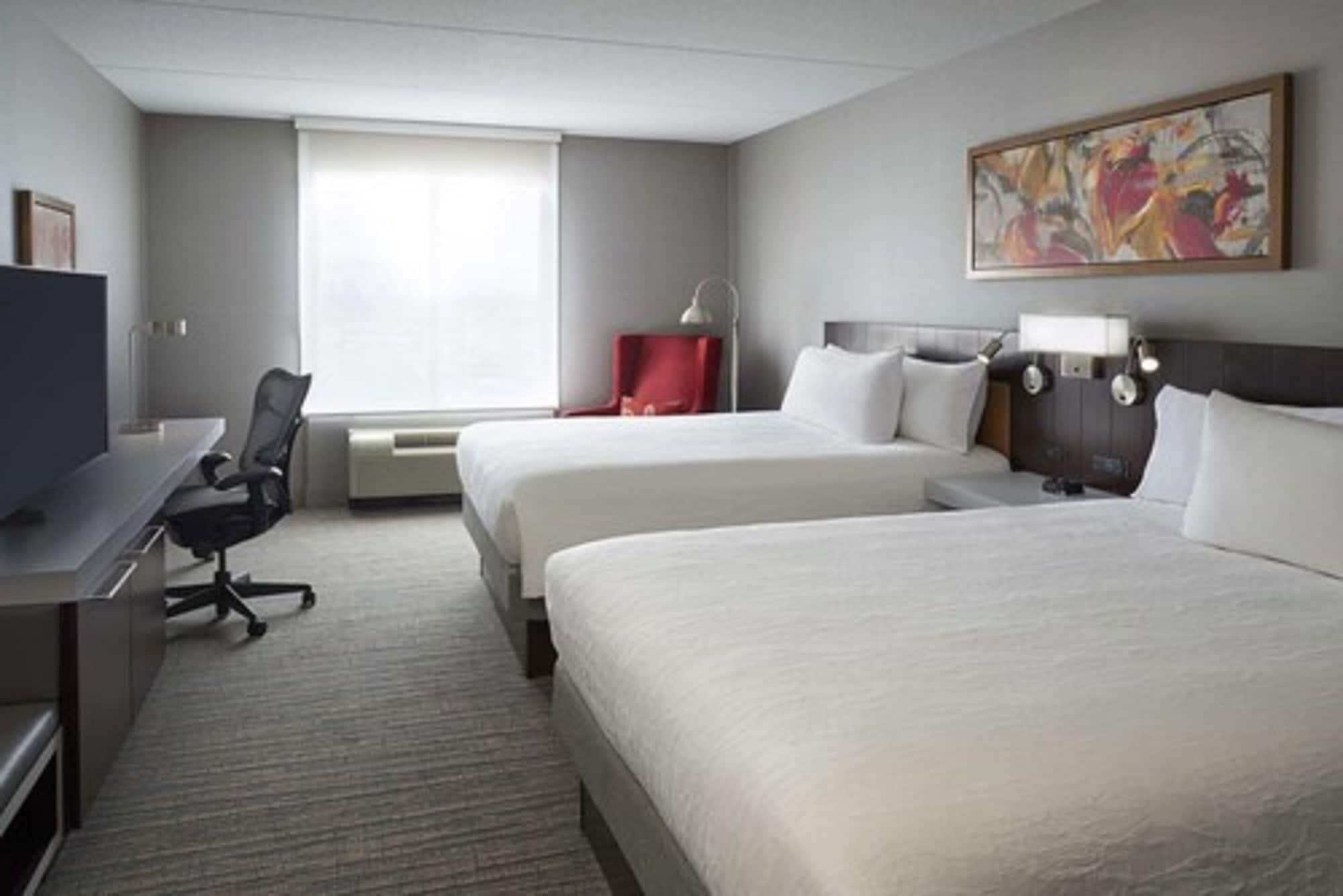 Hilton Garden Inn Toronto Airport West/Миссиссага Экстерьер фото